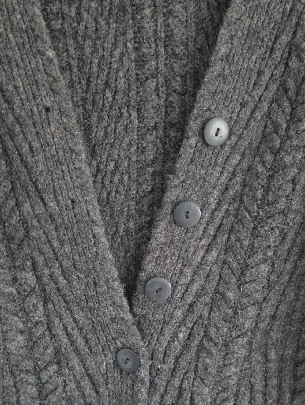 ARAN Mor | chunky cable knit charcoal wool cardigan sweater vintage Sz M - Picture 3 of 6